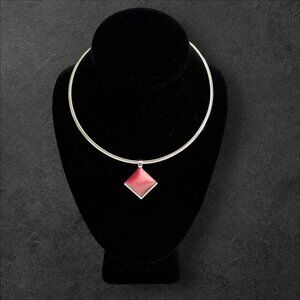 Silver Tone Choker Necklace With Pink Diamond Shaped Pendant